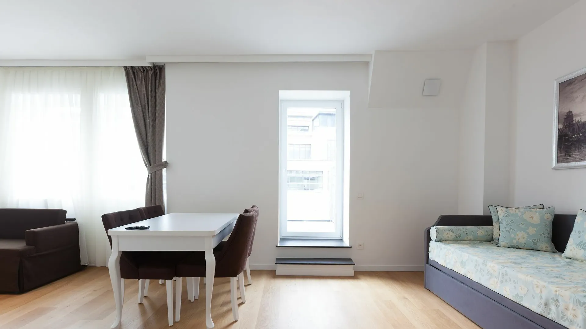 Residence Regent 55 Brussels 0*,